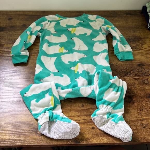 5 for $20 Carter’s Thick Polar Bear Zip Up Footsie - Picture 2 of 11